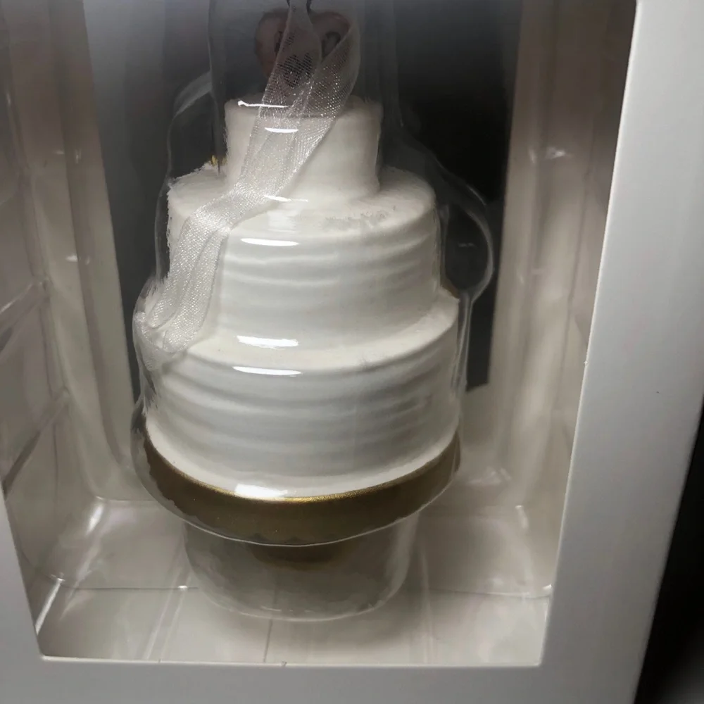 2025 Hallmark Ornaments Premium Porcelain White Wedding 3 Tier Cake Christmas